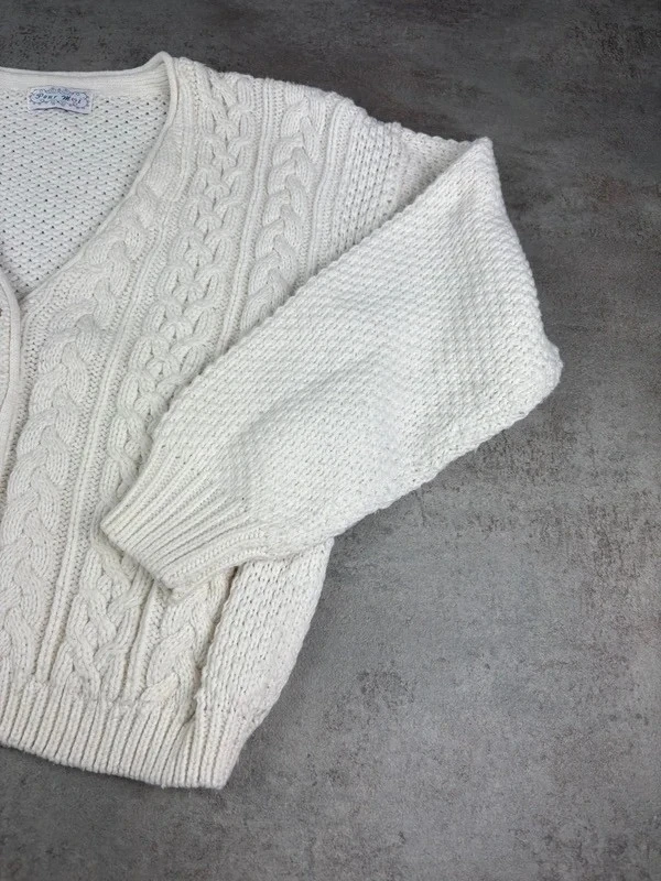 🌸 White Cardigan/Vest with Gold Buttons Vintage Size 40 🌸 – photo 3